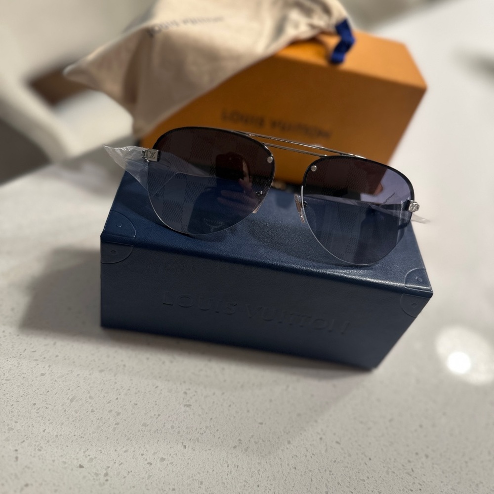 Louis Vuitton Damier Black Sunglasses - Picture 2 of 8